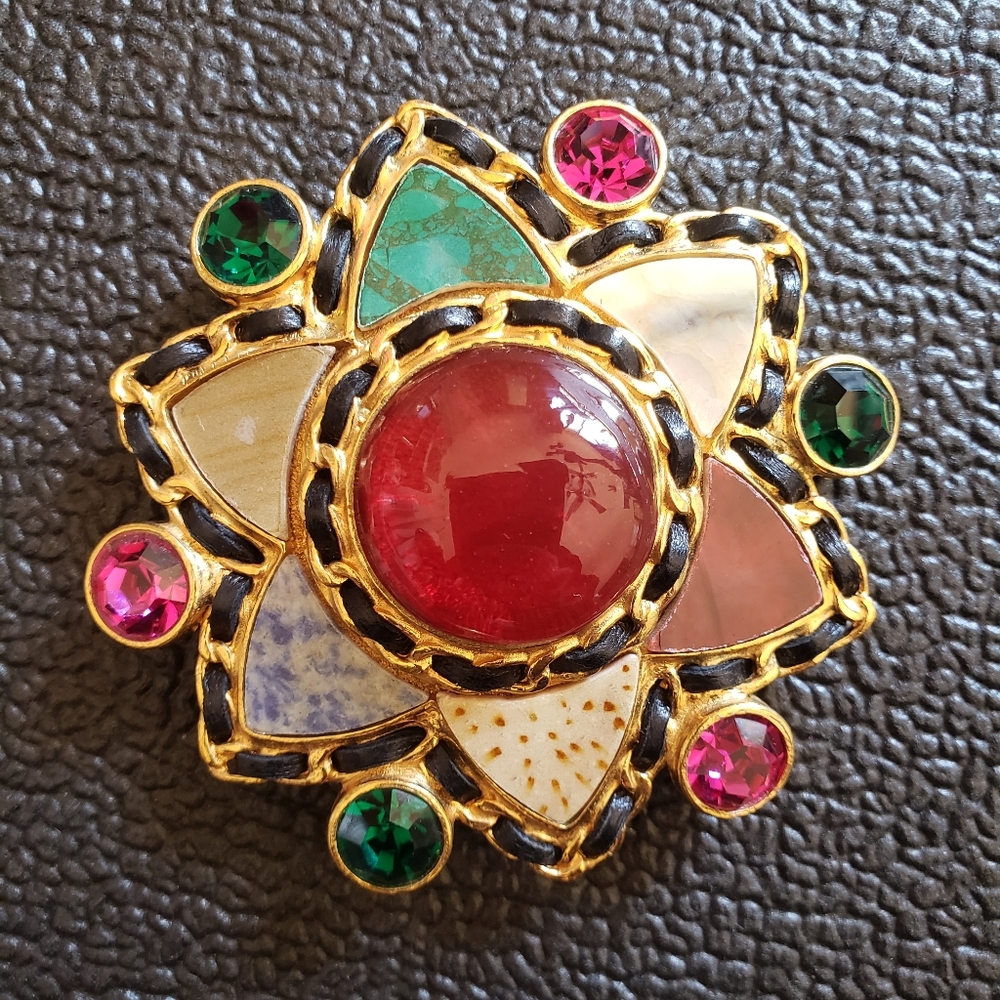 Chanel vintage gripoix brooch